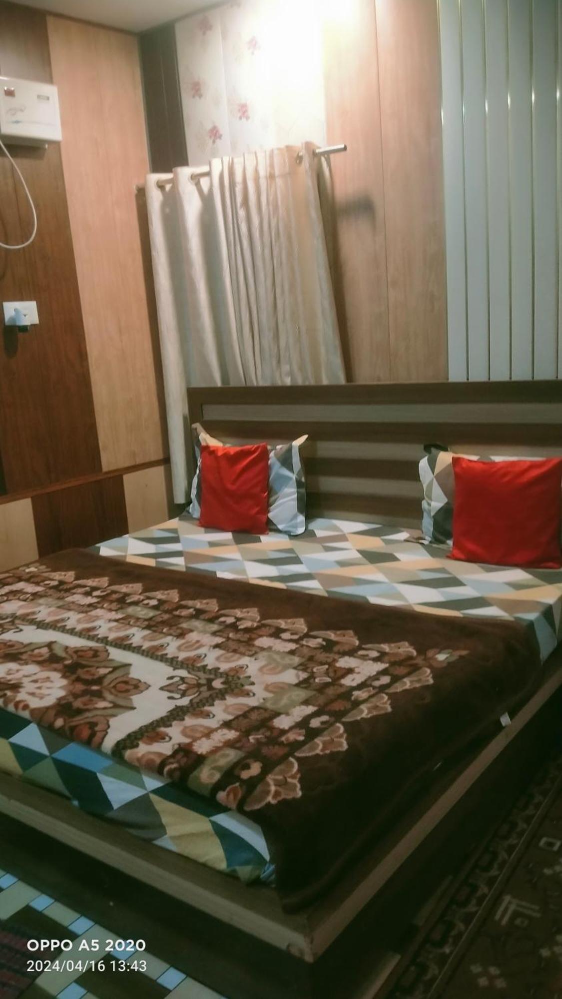 Shree Ram Guest House Near Ram Mandir Ayodhya Buitenkant foto